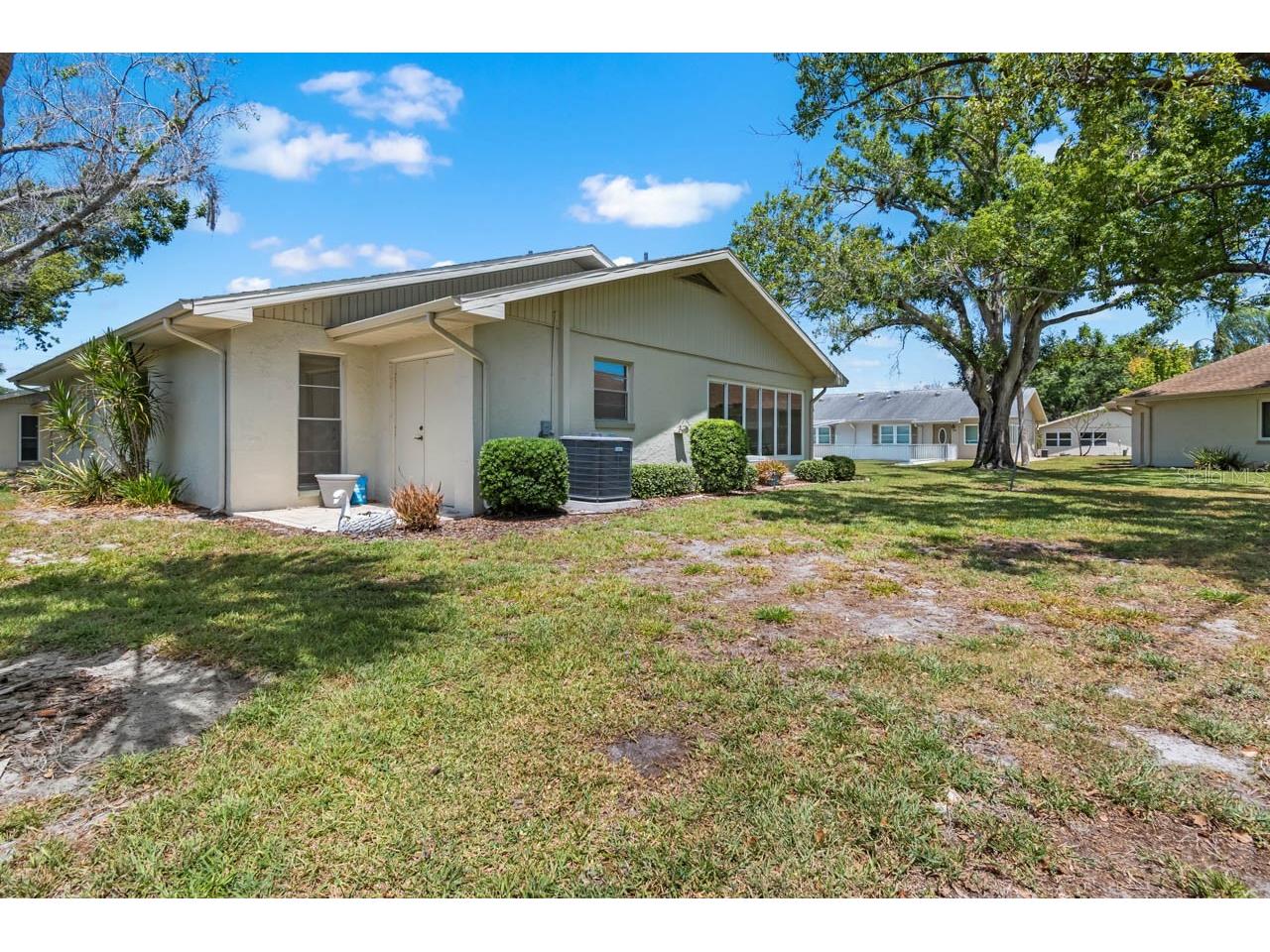 330 Gloucester Boulevard Sun City Center FL 33573 TB8504241 image27
