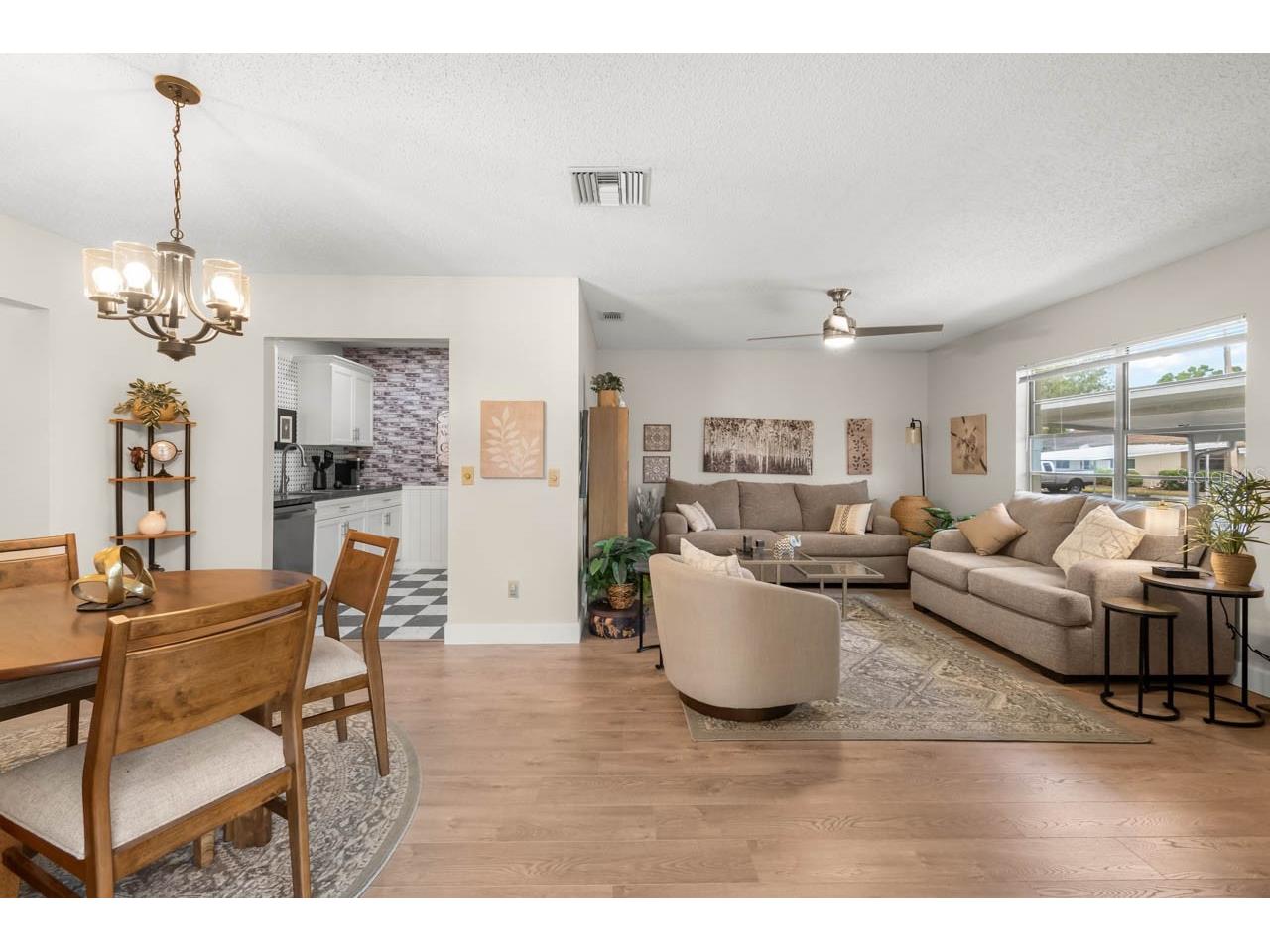 330 Gloucester Boulevard Sun City Center FL 33573 TB8504241 image6