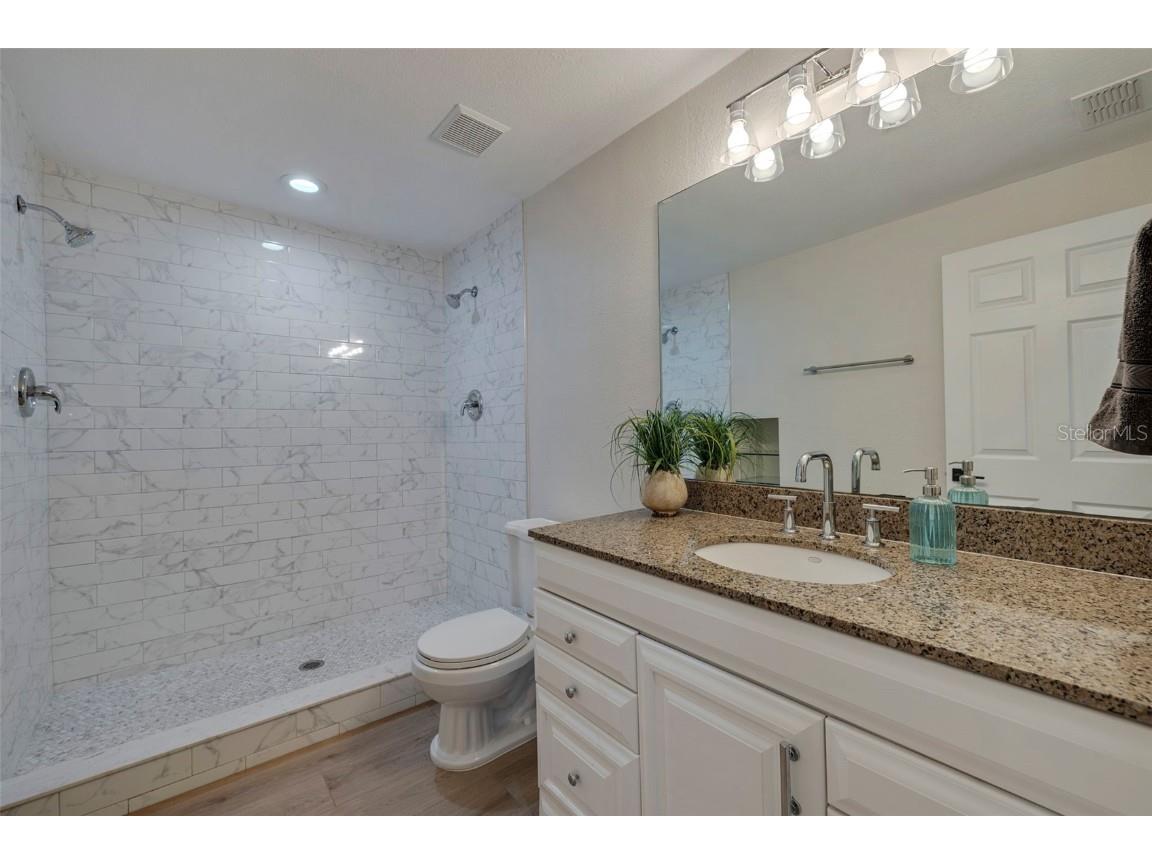 330 Lang Court N #1 Saint Petersburg FL 33701 TB8385562 image12