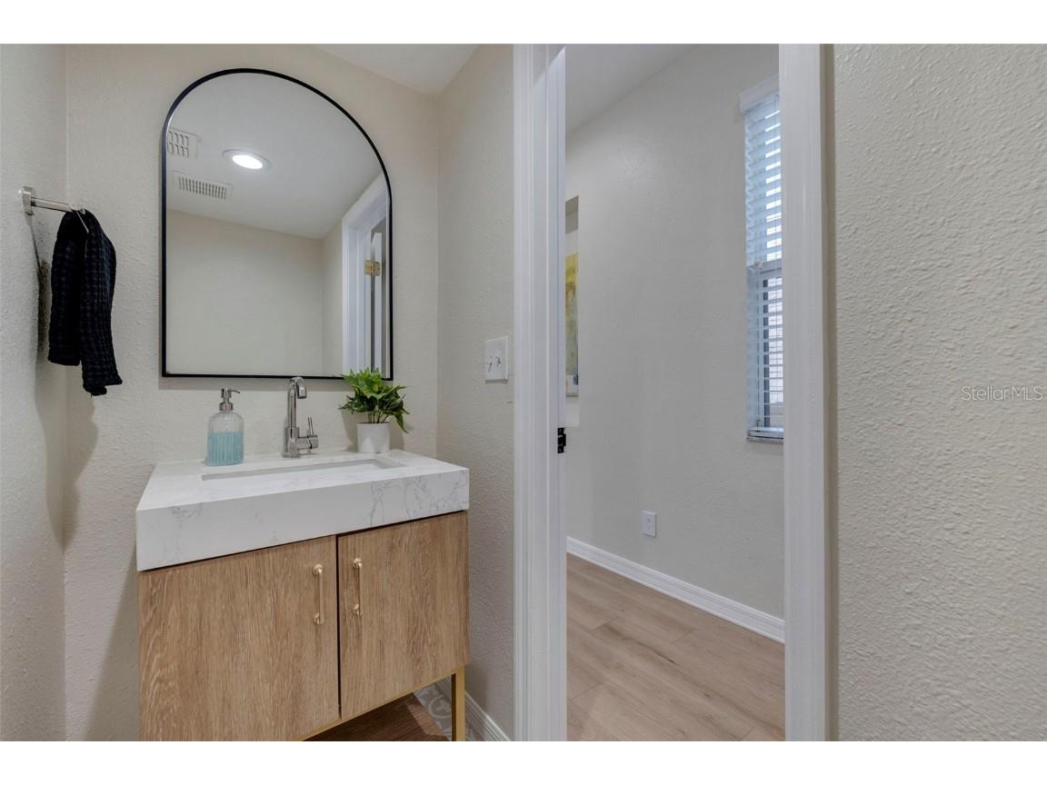 330 Lang Court N #1 Saint Petersburg FL 33701 TB8385562 image24