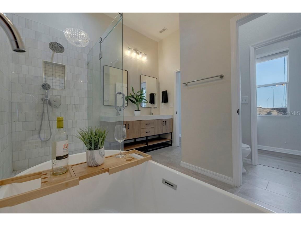 330 Lang Court N #1 Saint Petersburg FL 33701 TB8385562 image33