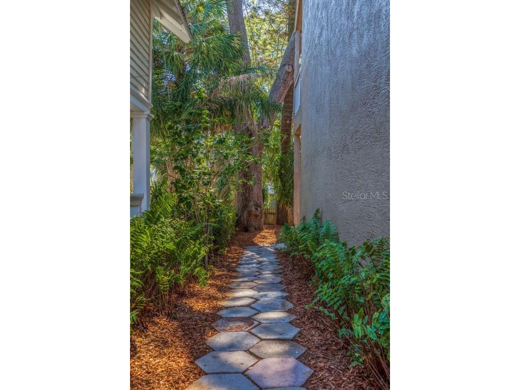 330 Lang Court N #1 Saint Petersburg FL 33701 TB8385562 image36