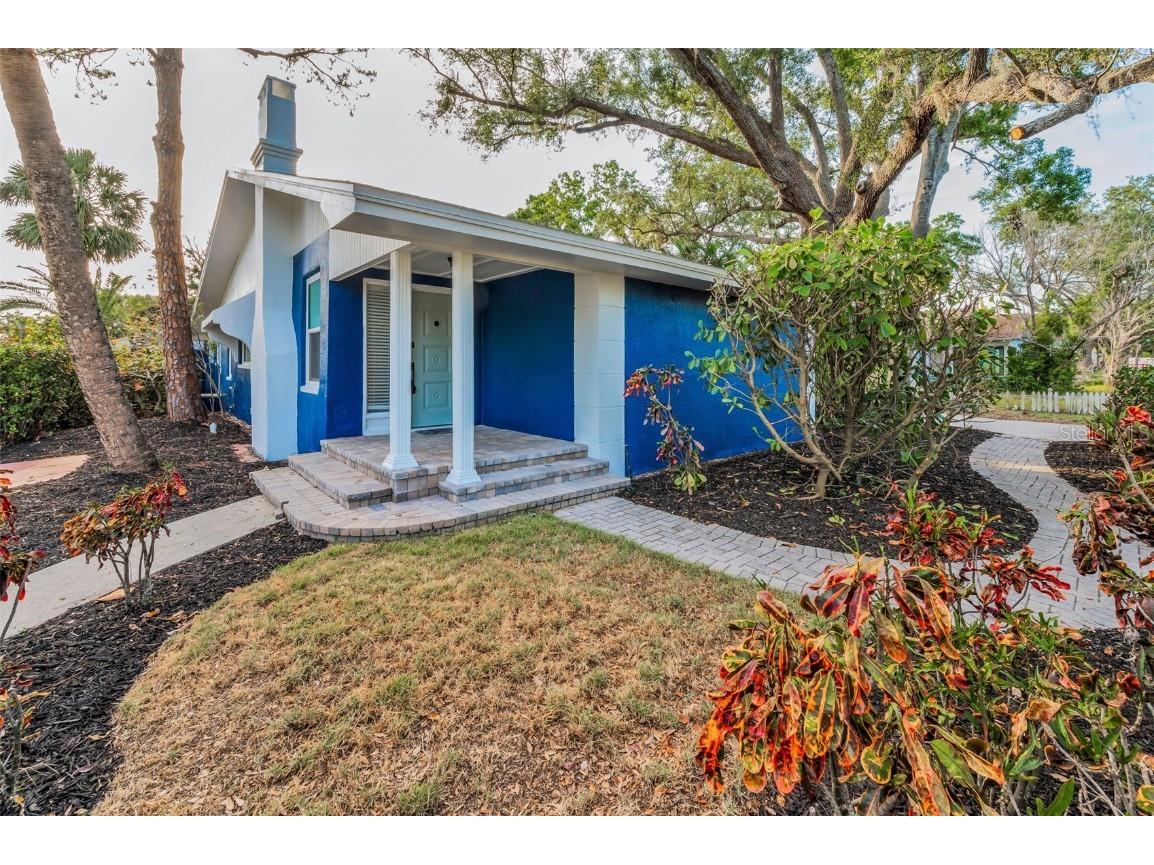 330 Pineapple Street Tarpon Springs FL 34689 TB8384248 image1