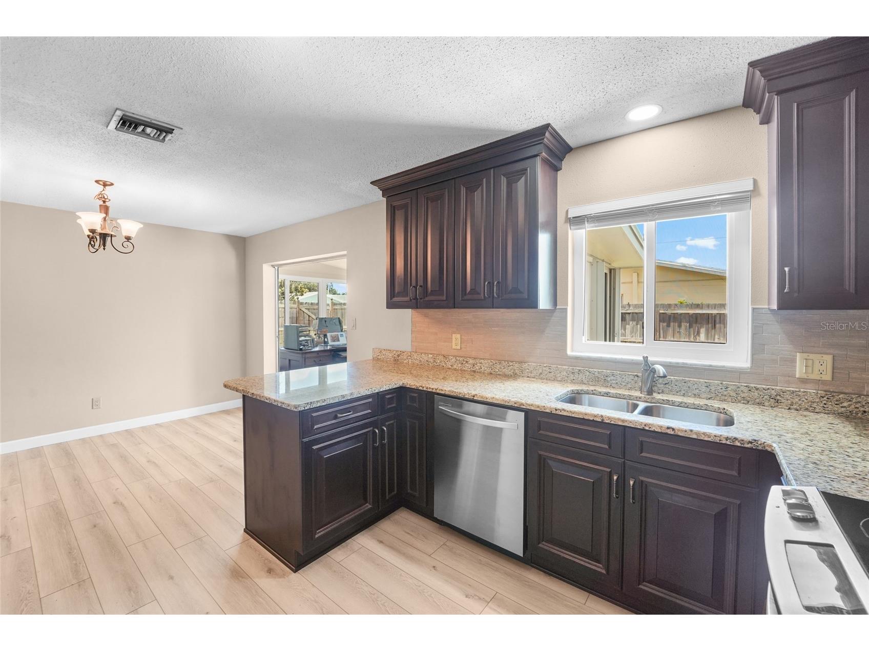 3300 62nd Street N Saint Petersburg FL 33710 TB8527079 image7