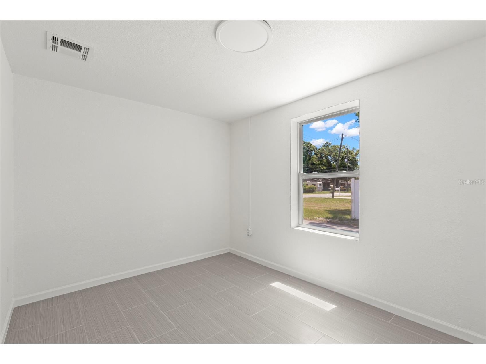 3300 70th Avenue N Saint Petersburg FL 33702 TB8463941 image10