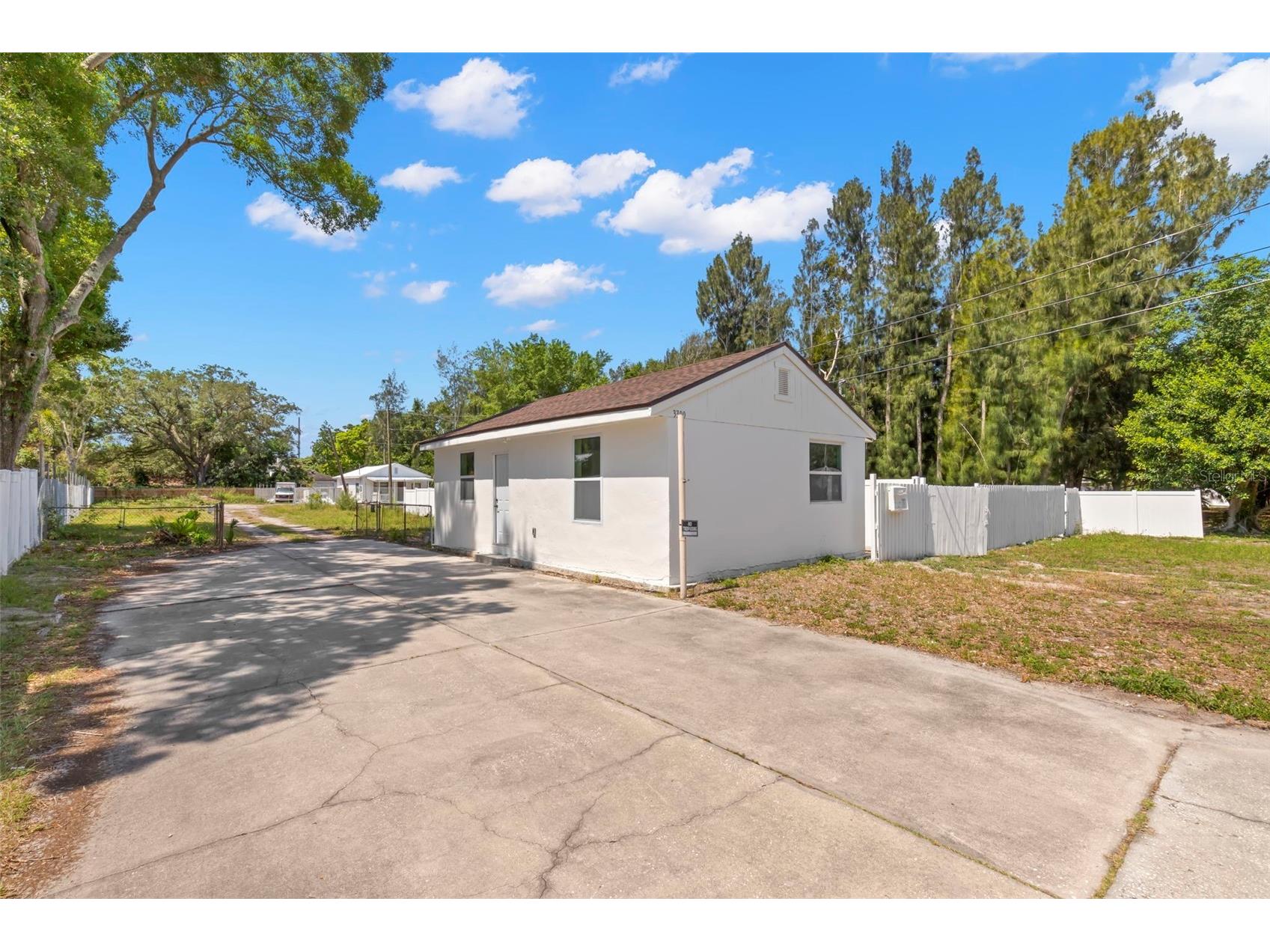 3300 70th Avenue N Saint Petersburg FL 33702 TB8463941 image2