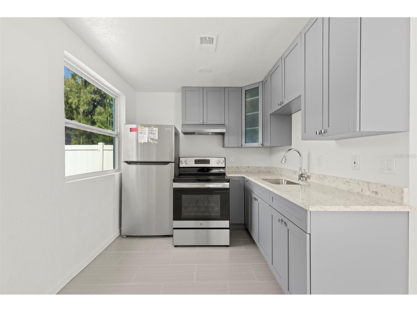 3300 70th Avenue N Saint Petersburg FL 33702 TB8463941 image6