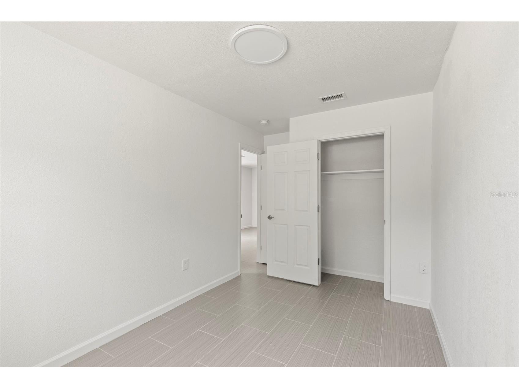 3300 70th Avenue N Saint Petersburg FL 33702 TB8463941 image8