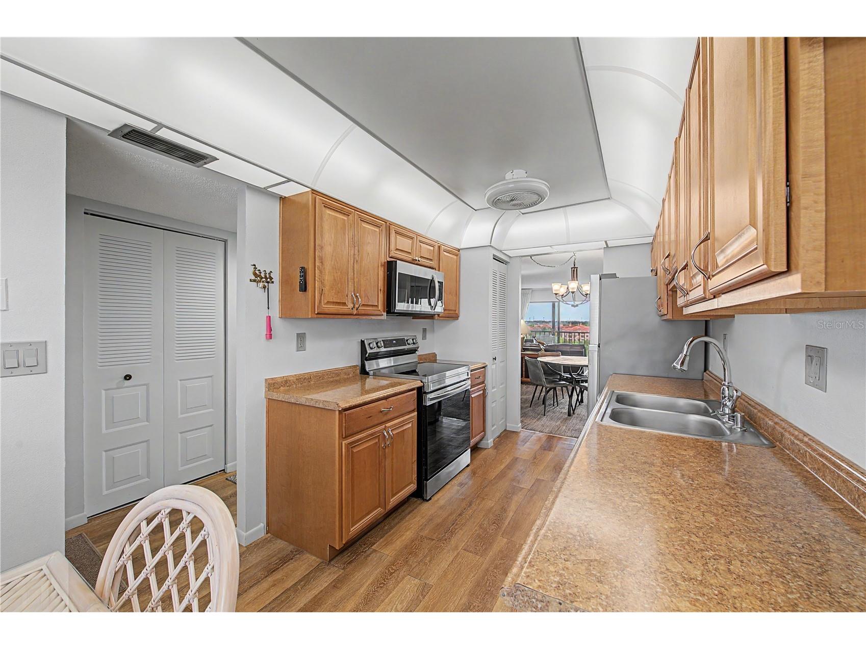 3300 Cove Cay Drive #7D Clearwater FL 33760 - TAMPA BAY TB8524759 image8