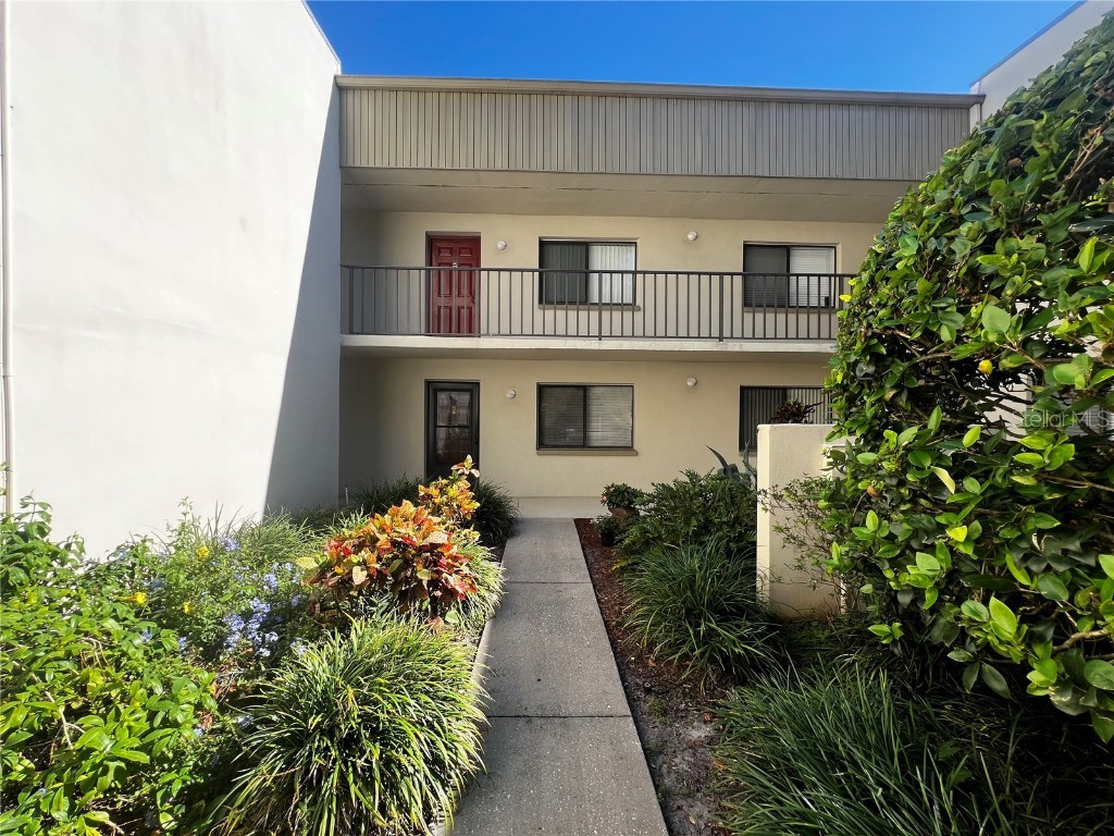 3300 Fox Chase Circle N #225 Palm Harbor FL 34683 TB8323682 image1