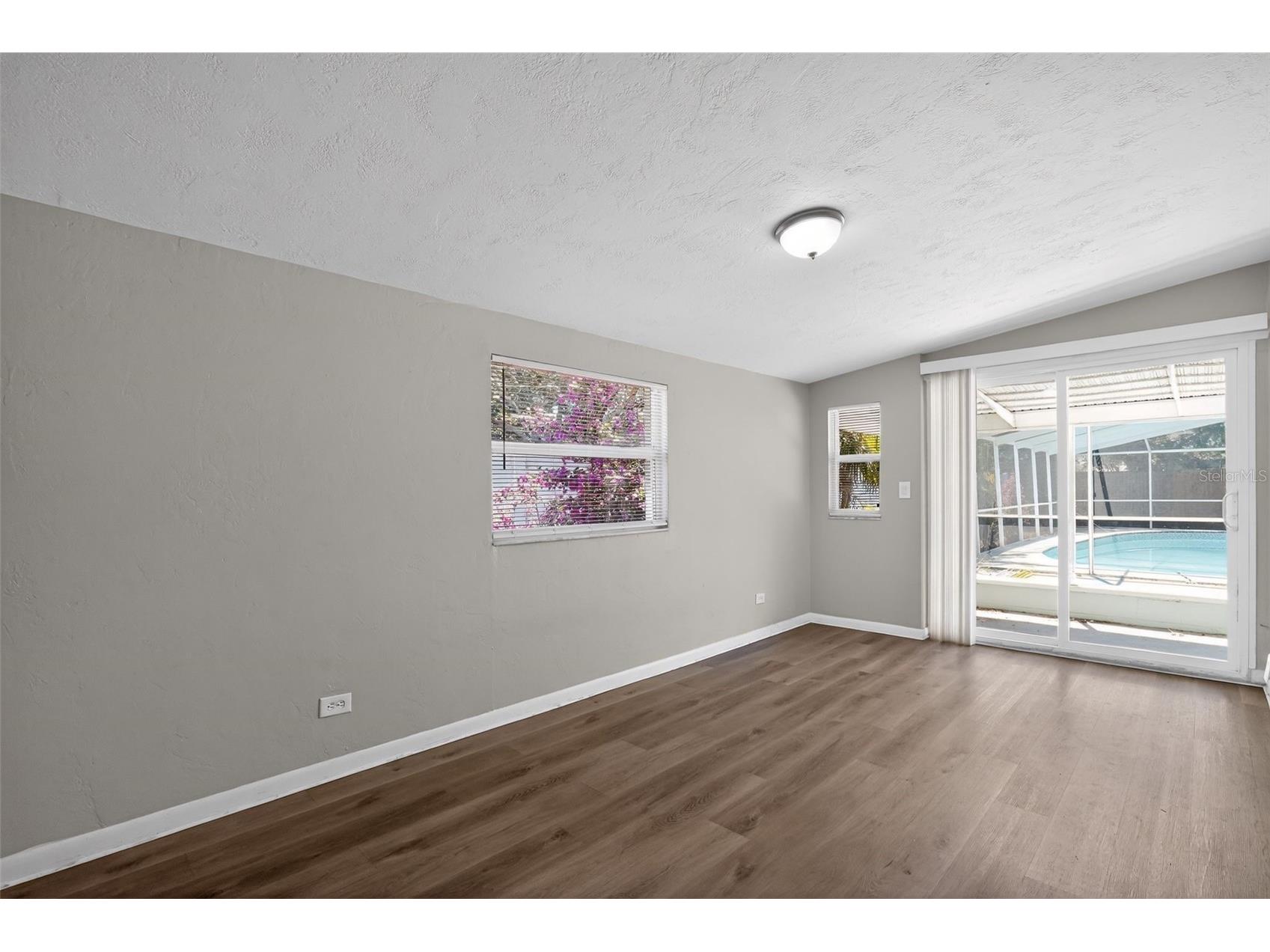 3300 Kingston Street N Saint Petersburg FL 33713 A4693061 image14
