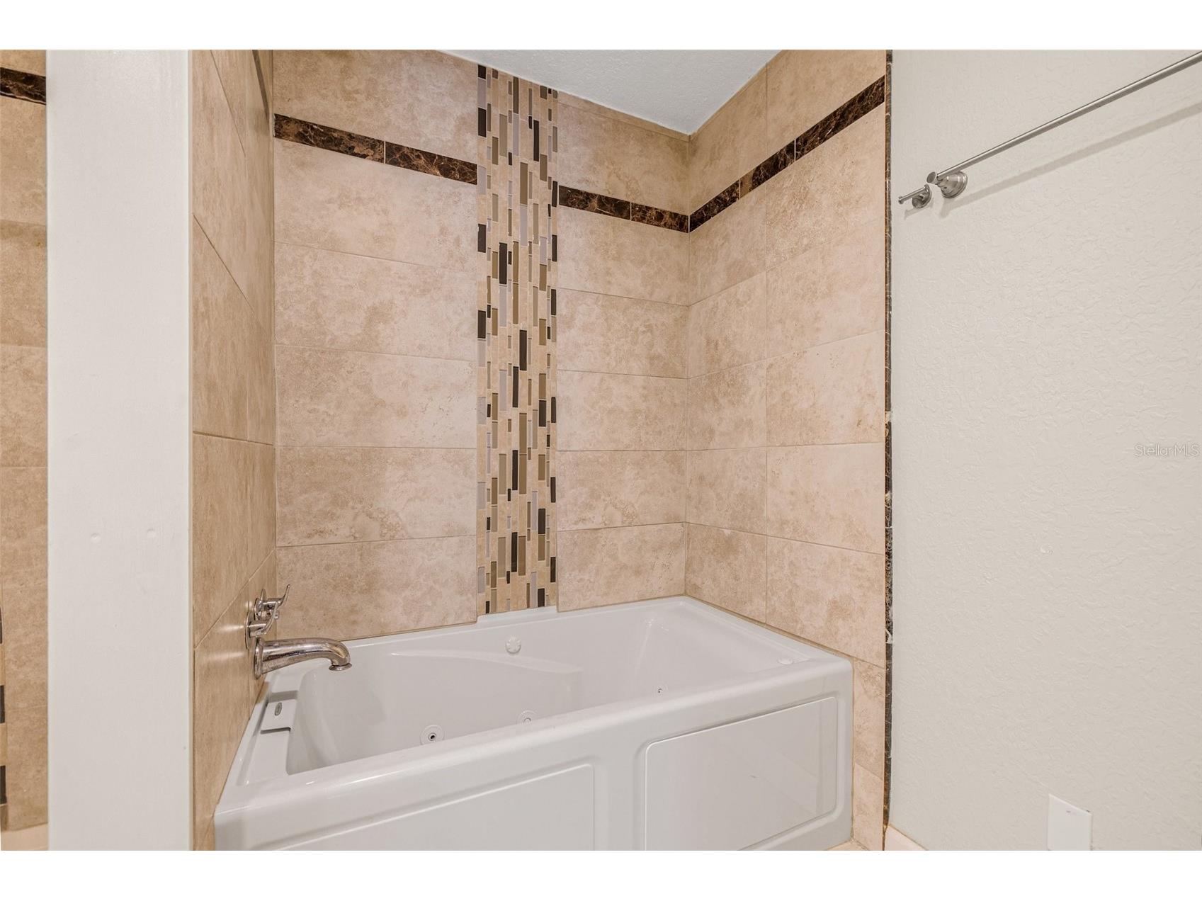 3301 9th Avenue N Saint Petersburg FL 33713 TB8515537 image21