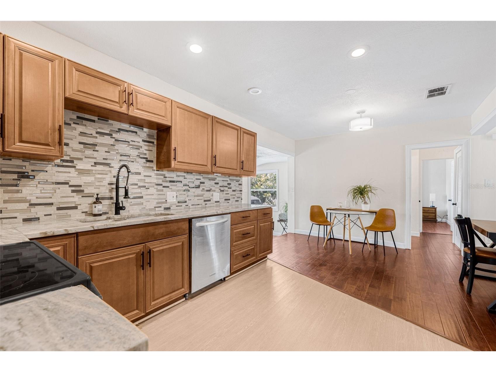3301 9th Avenue N Saint Petersburg FL 33713 TB8515537 image8