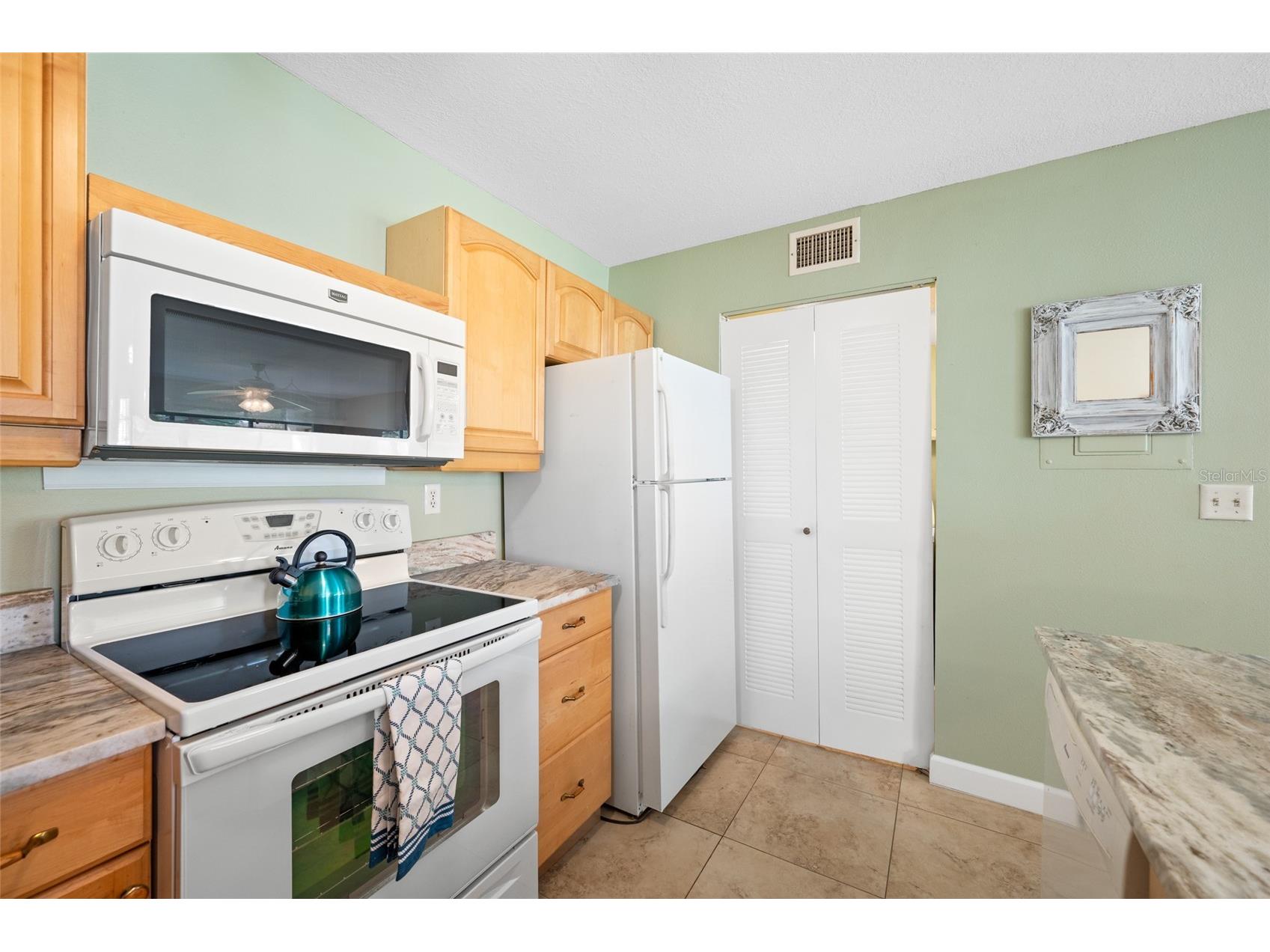 3301 Crystal Court E #D Palm Harbor FL 34685 - POND TB8506144 image12