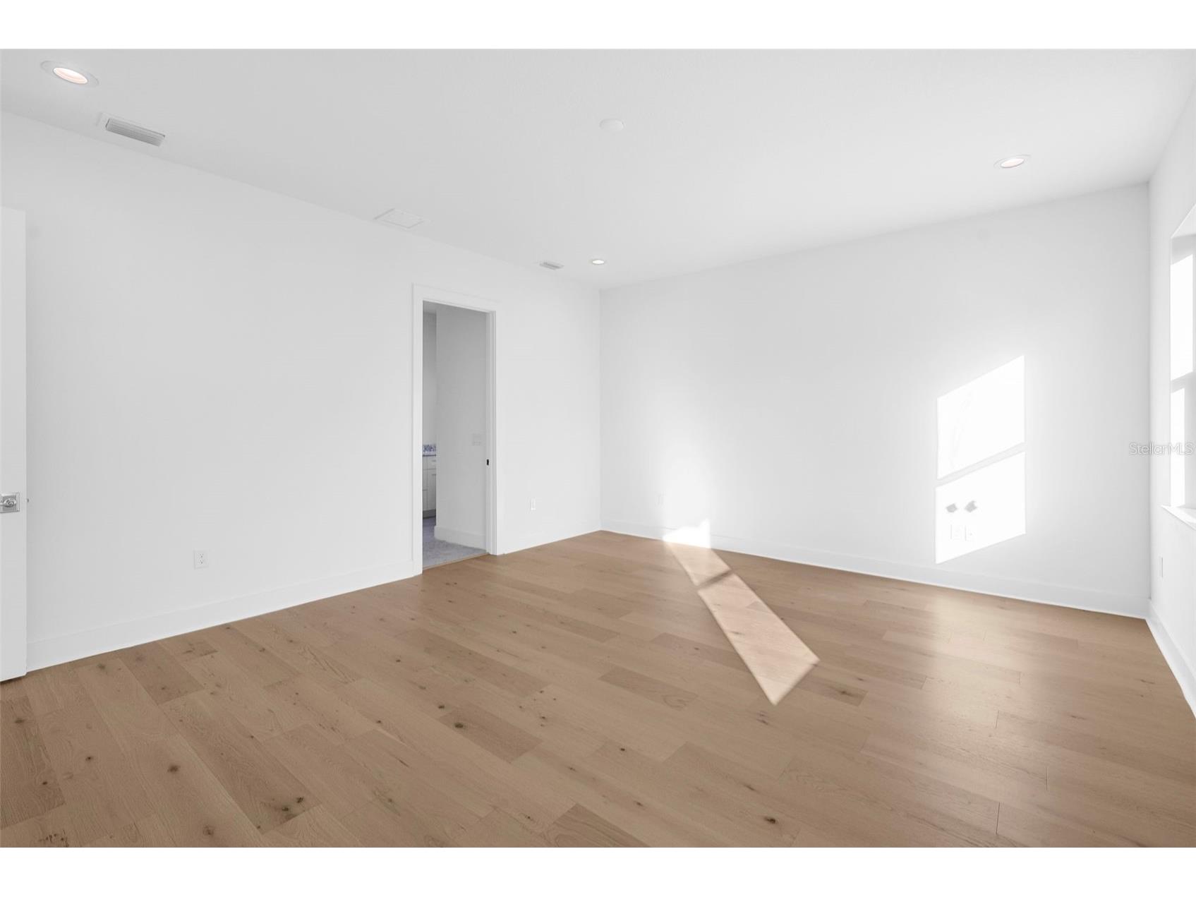 3301 W Iowa Tampa FL 33611 TB8460844 image19