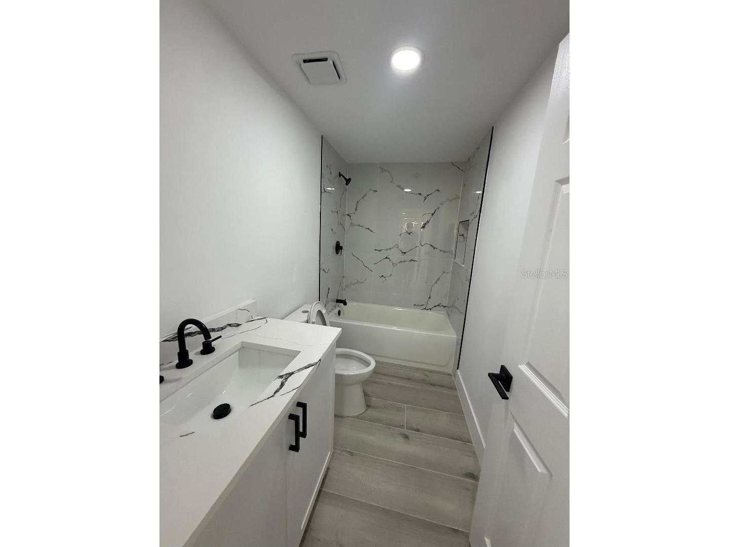 3301 W New Orleans Avenue Tampa FL 33614 TB8505073 image14