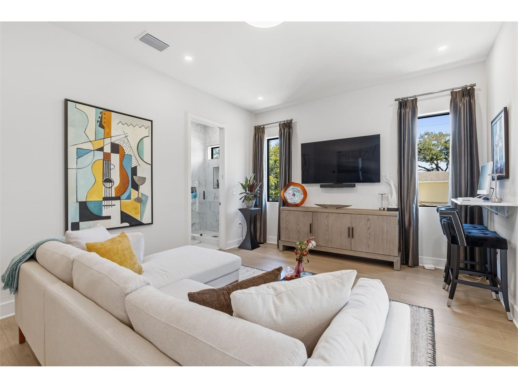 3301 W Paul Avenue Tampa FL 33611 TB8483264 image22
