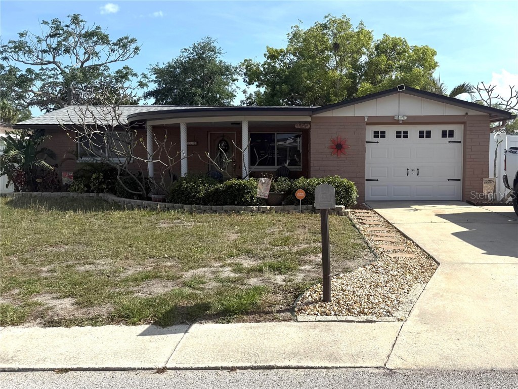 3302 Eisenhower Drive Holiday FL 34691 TB8370258 image1