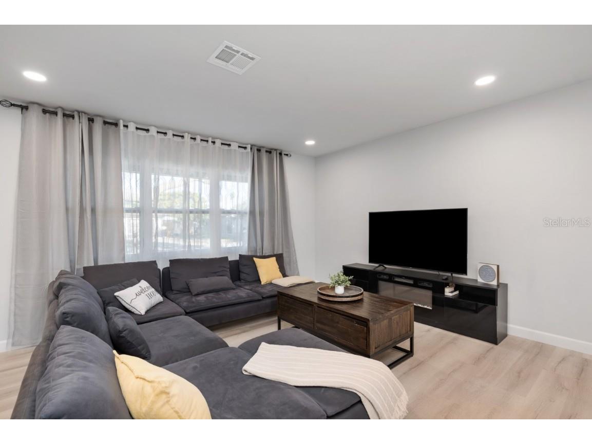 3303 32nd Street W Bradenton FL 34205 A4652461 image15