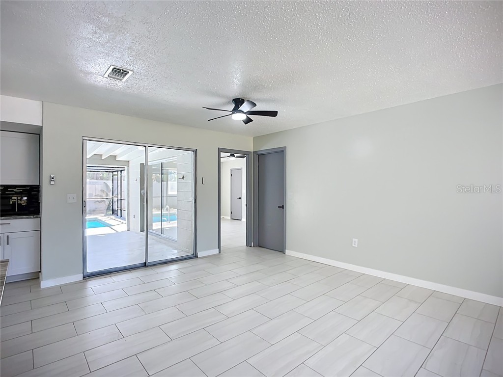 3303 Cambridge Drive W Bradenton FL 34205 A4668647 image10