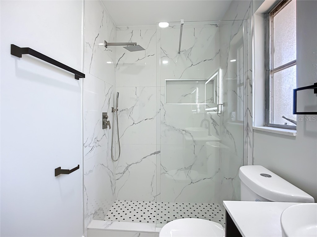 3303 Cambridge Drive W Bradenton FL 34205 A4668647 image19