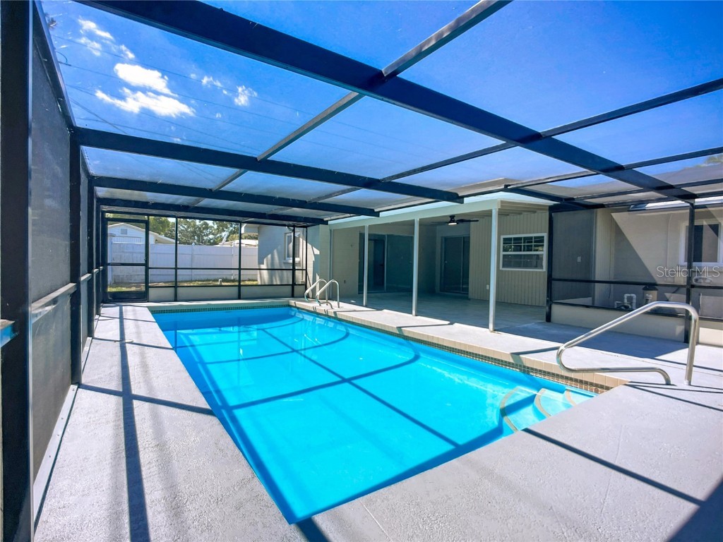 3303 Cambridge Drive W Bradenton FL 34205 A4668647 image26