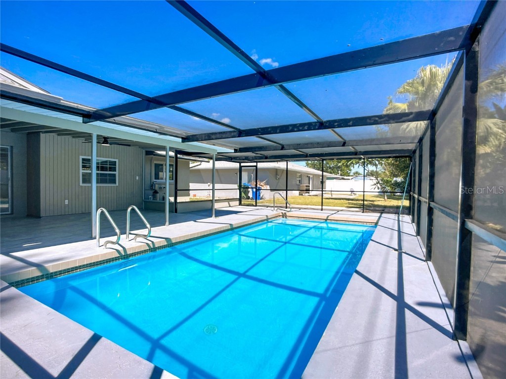 3303 Cambridge Drive W Bradenton FL 34205 A4668647 image27