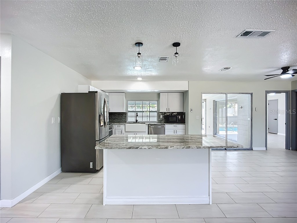 3303 Cambridge Drive W Bradenton FL 34205 A4668647 image9