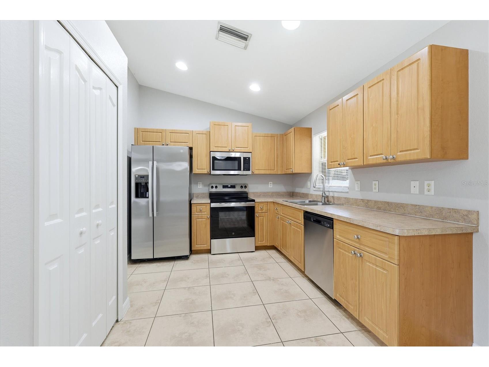 3303 Sawmill Avenue North Port FL 34286 A4692294 image17
