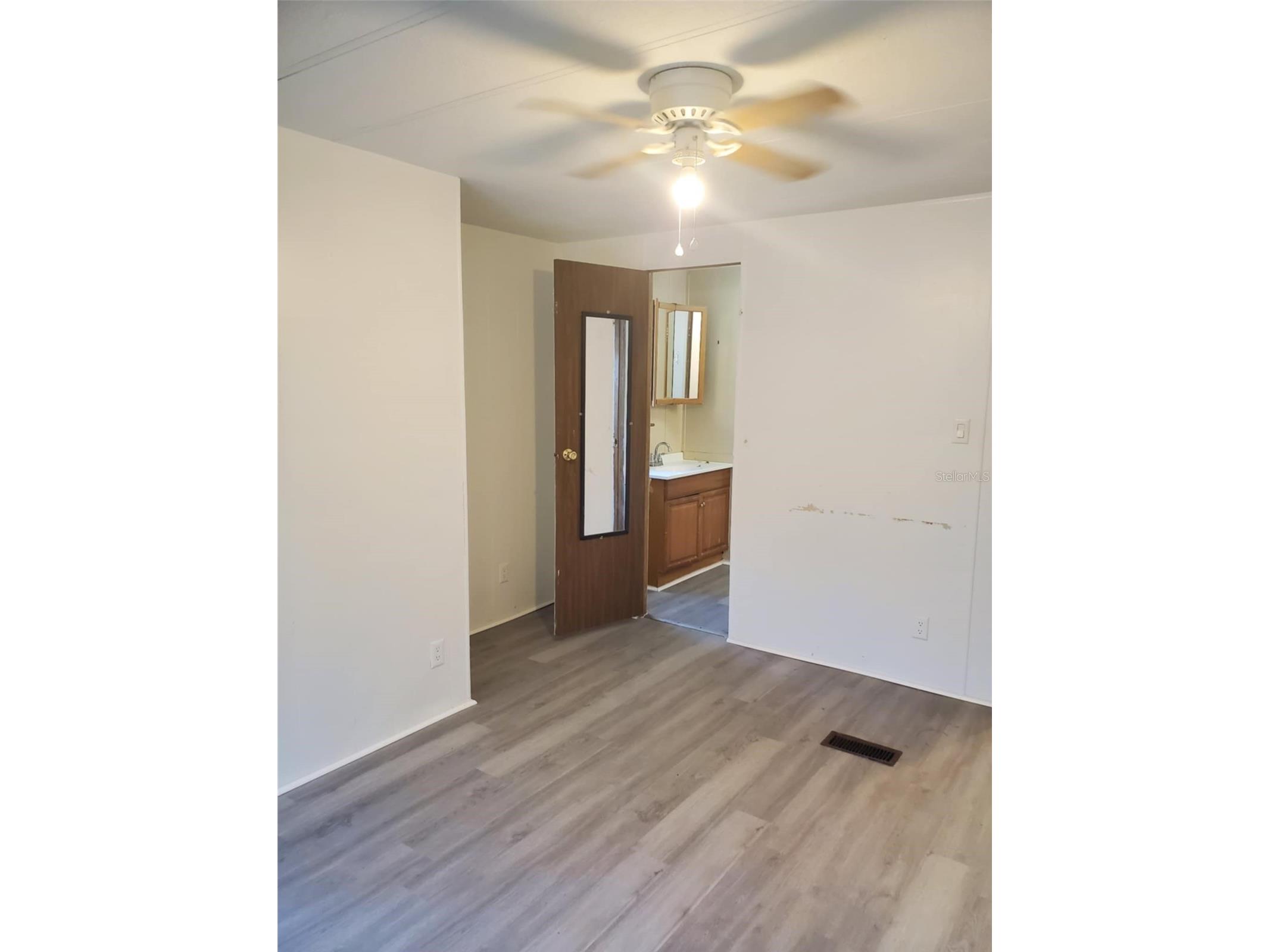 3303 SE 134th Place Belleview FL 34420 OM717541 image8