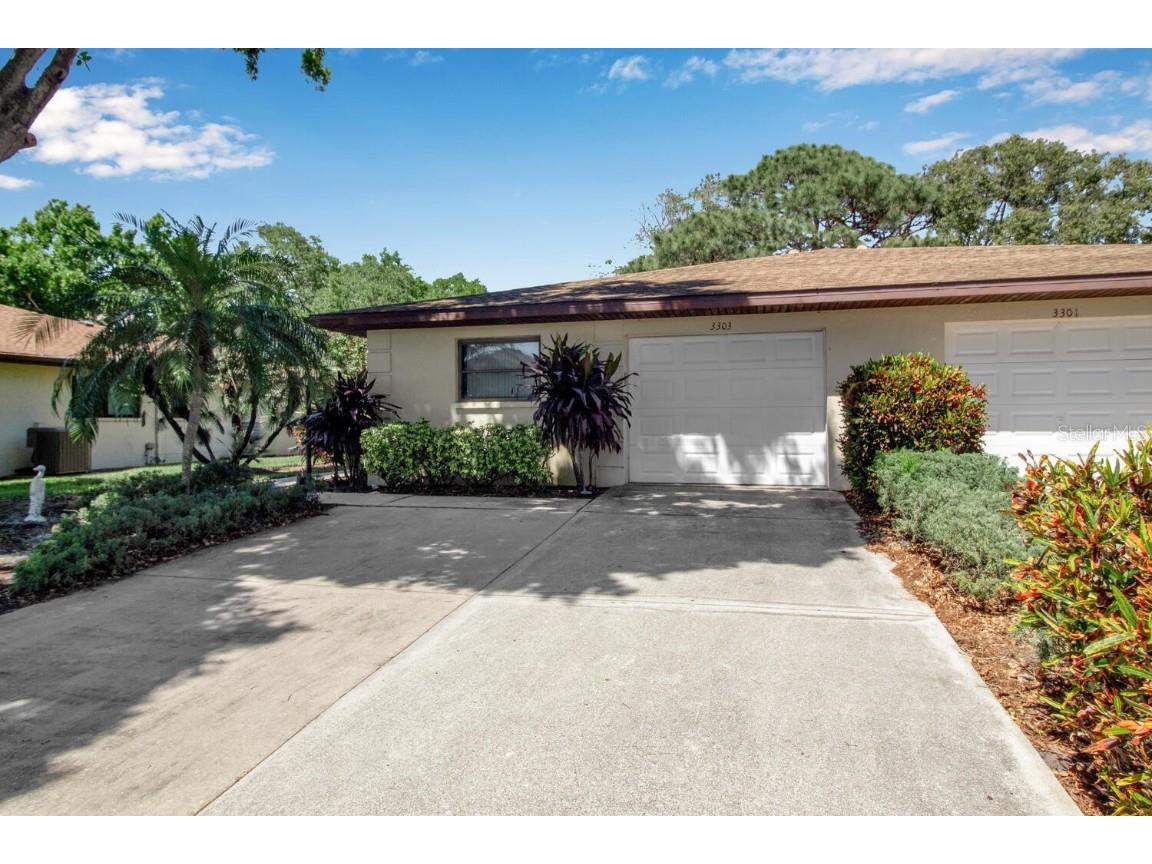3303 Vivienda Boulevard Bradenton FL 34207 A4564802 image1