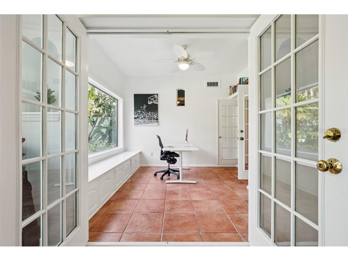 3303 W Lawn Avenue Tampa FL 33611 TB8444180 image29