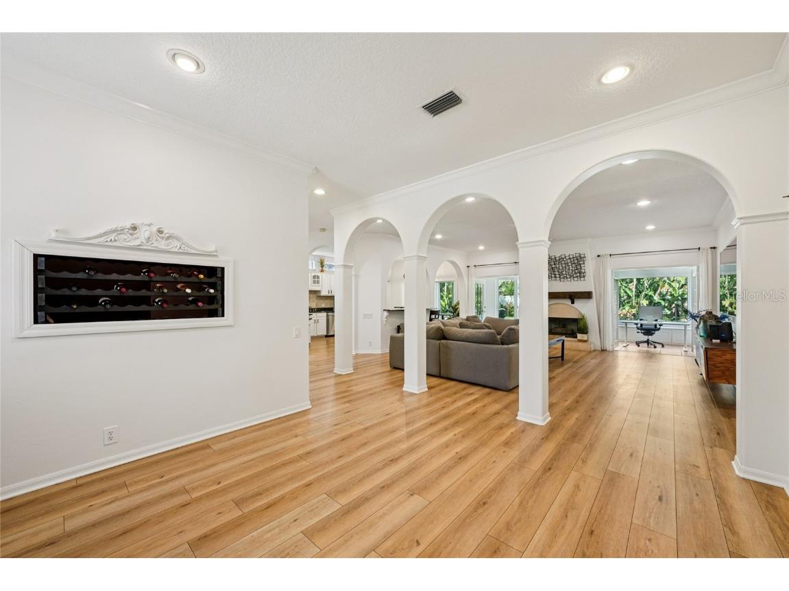 3303 W Lawn Avenue Tampa FL 33611 TB8444180 image5