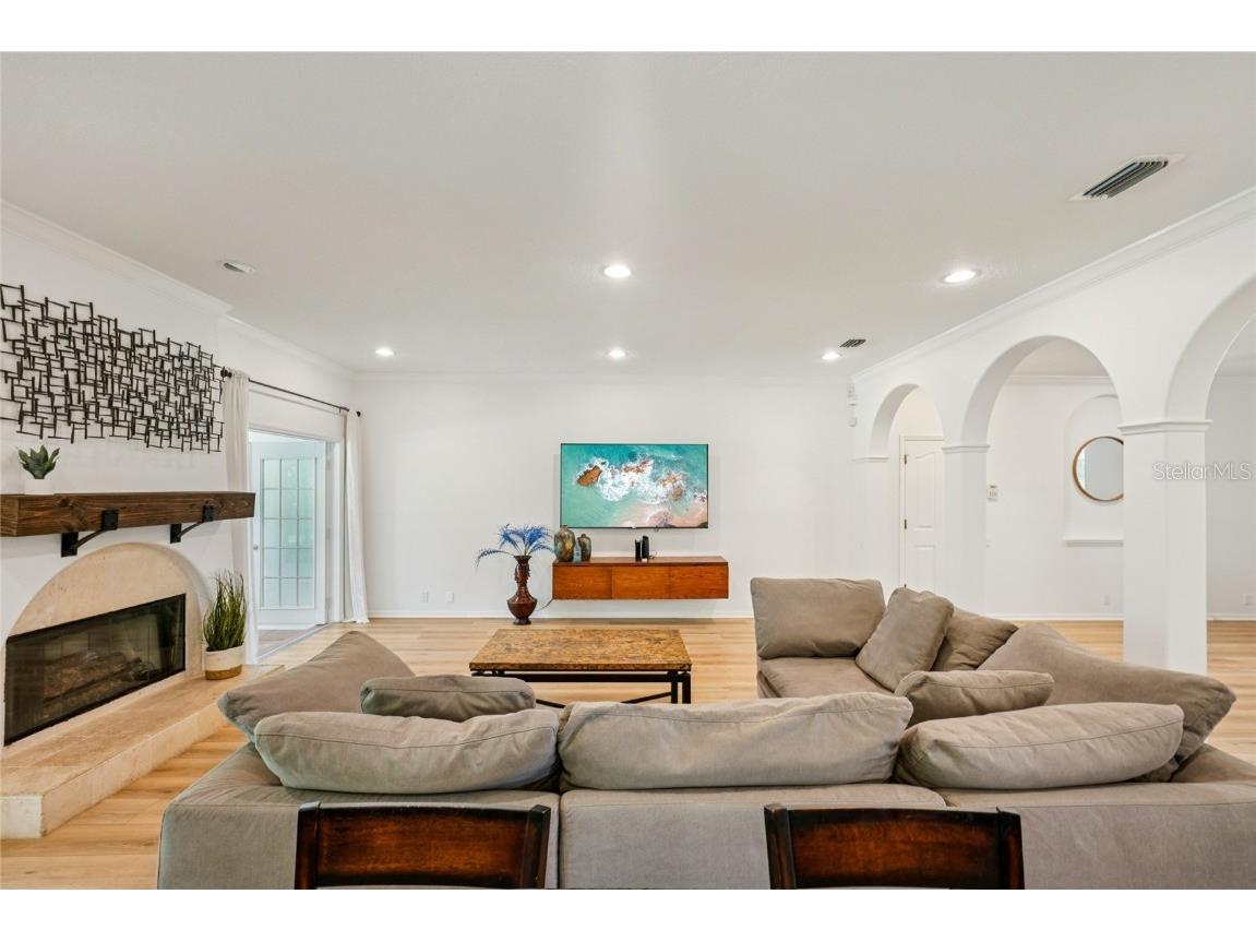 3303 W Lawn Avenue Tampa FL 33611 TB8444180 image8