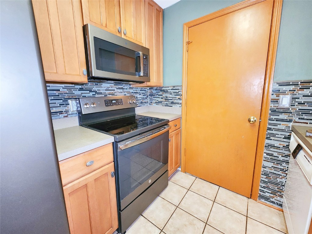 3304 Alamar Street Lutz FL 33558 TB8398164 image11