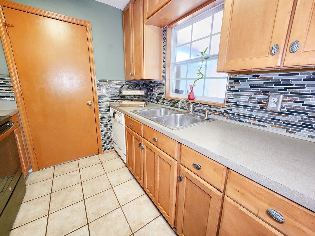 3304 Alamar Street Lutz FL 33558 TB8398164 image12