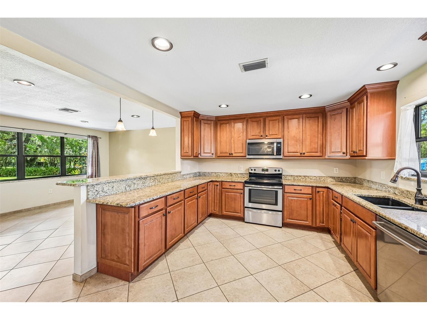 3304 Swaan Lane Sarasota FL 34235 A4696227 image12