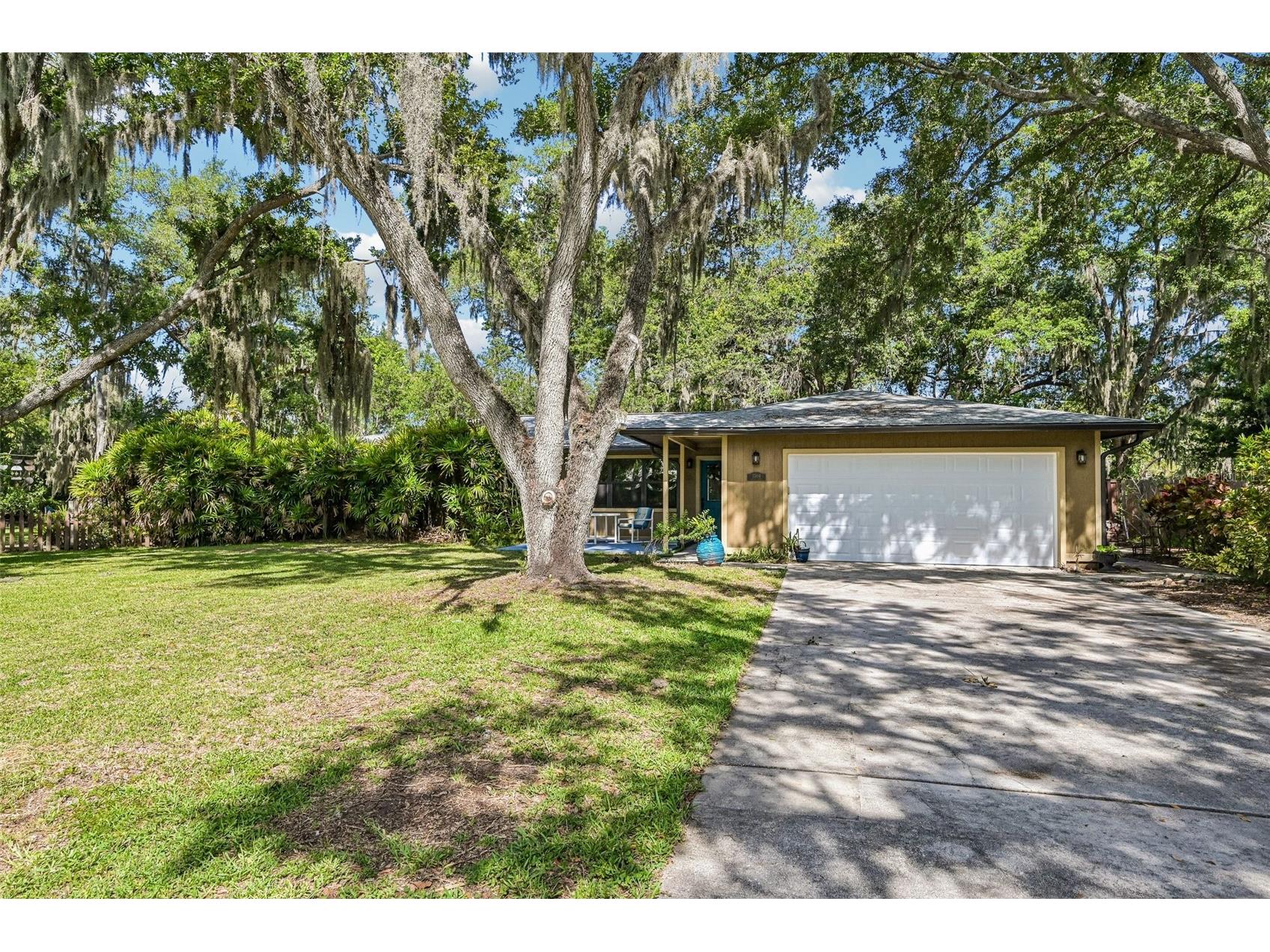 3304 Swaan Lane Sarasota FL 34235 A4696227 image2
