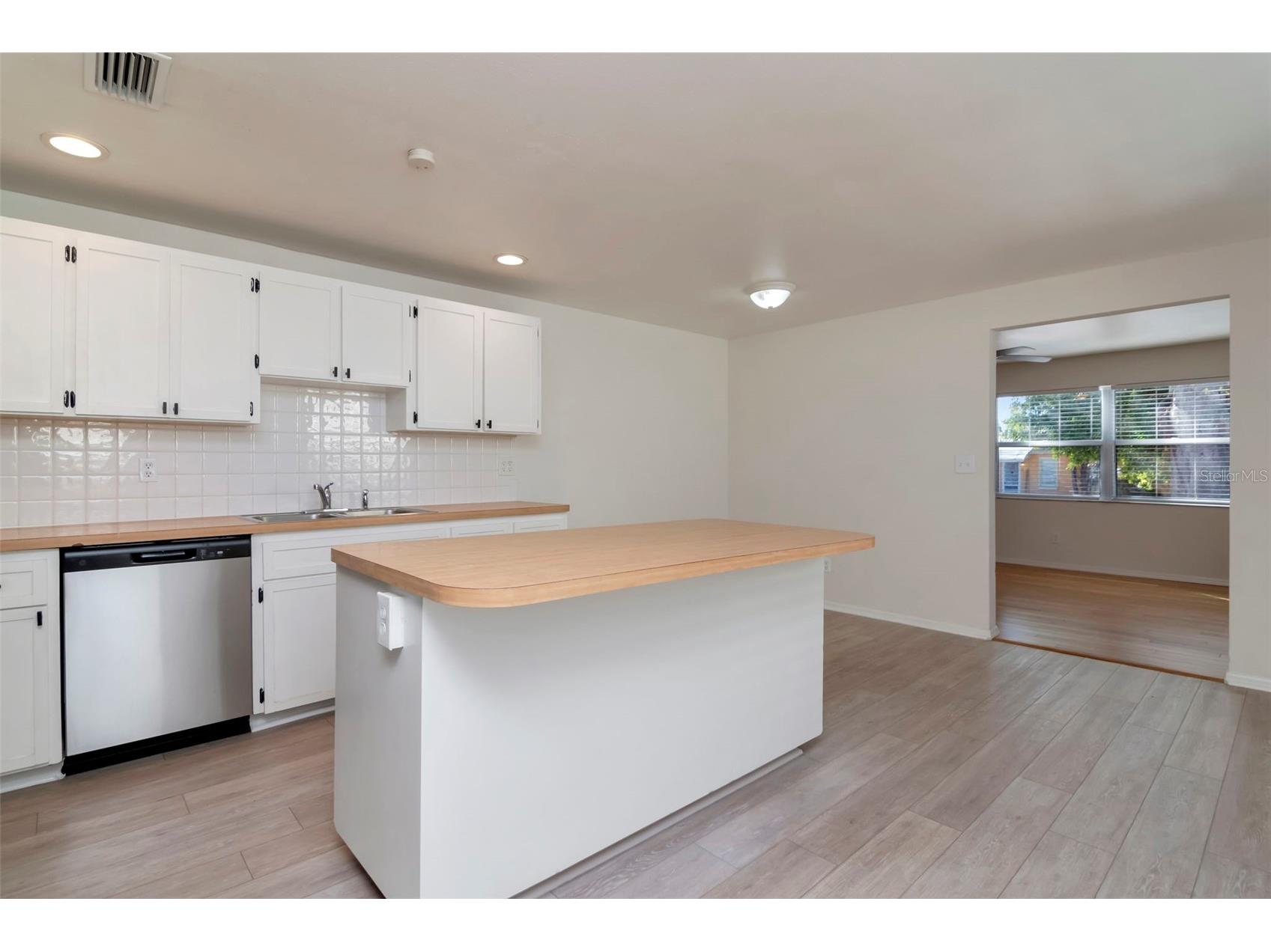 3305 56th Avenue N Saint Petersburg FL 33714 TB8479821 image11