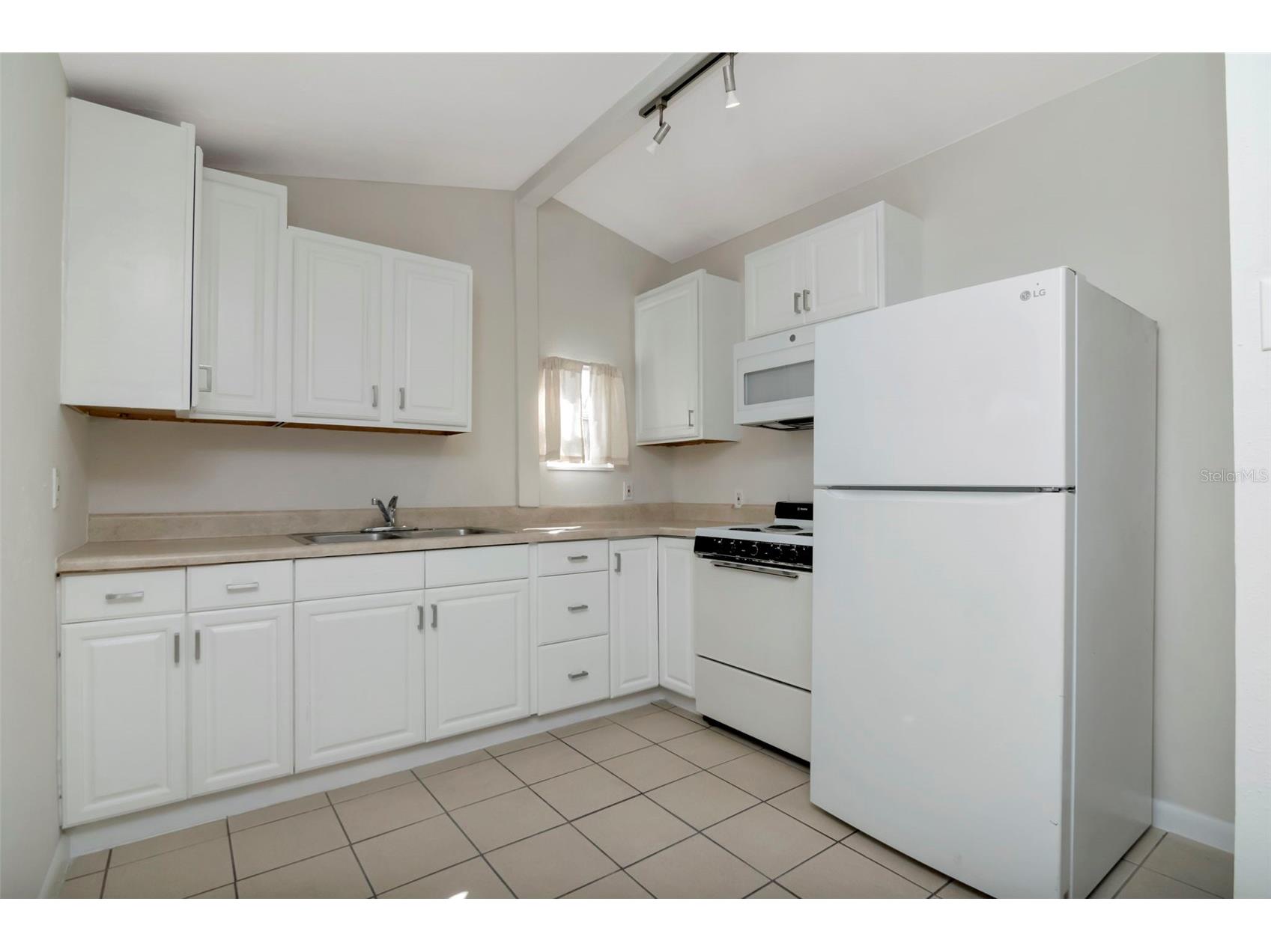 3305 56th Avenue N Saint Petersburg FL 33714 TB8479821 image52