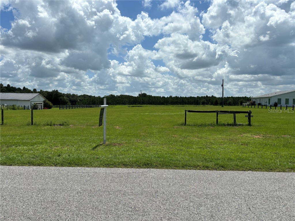 3305 N Kingsway Road Thonotosassa FL 33592 - LAKE THONOTOSASSA TB8337823 image1