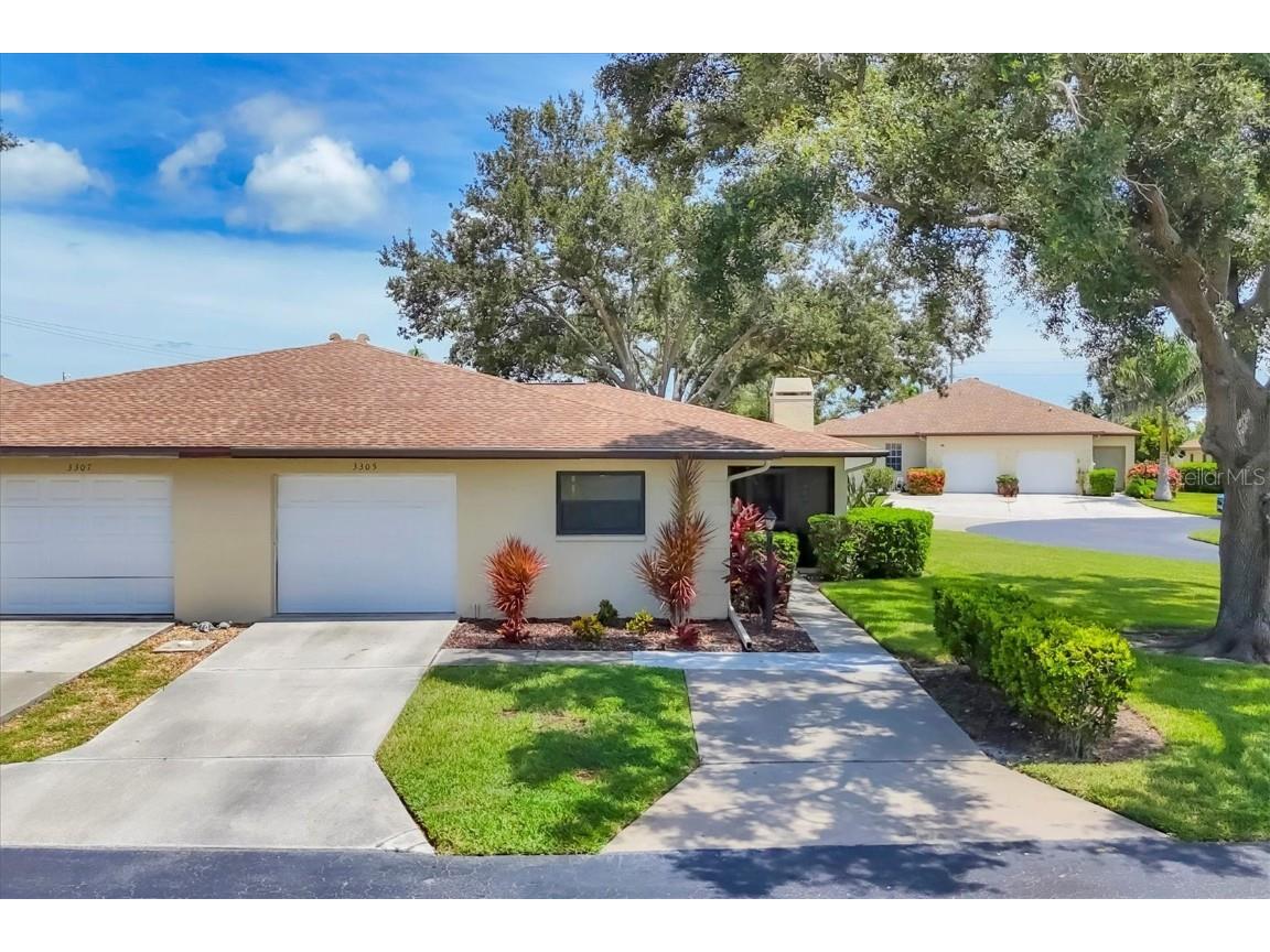 3305 Vivienda Boulevard Bradenton FL 34207 D6142819 image1