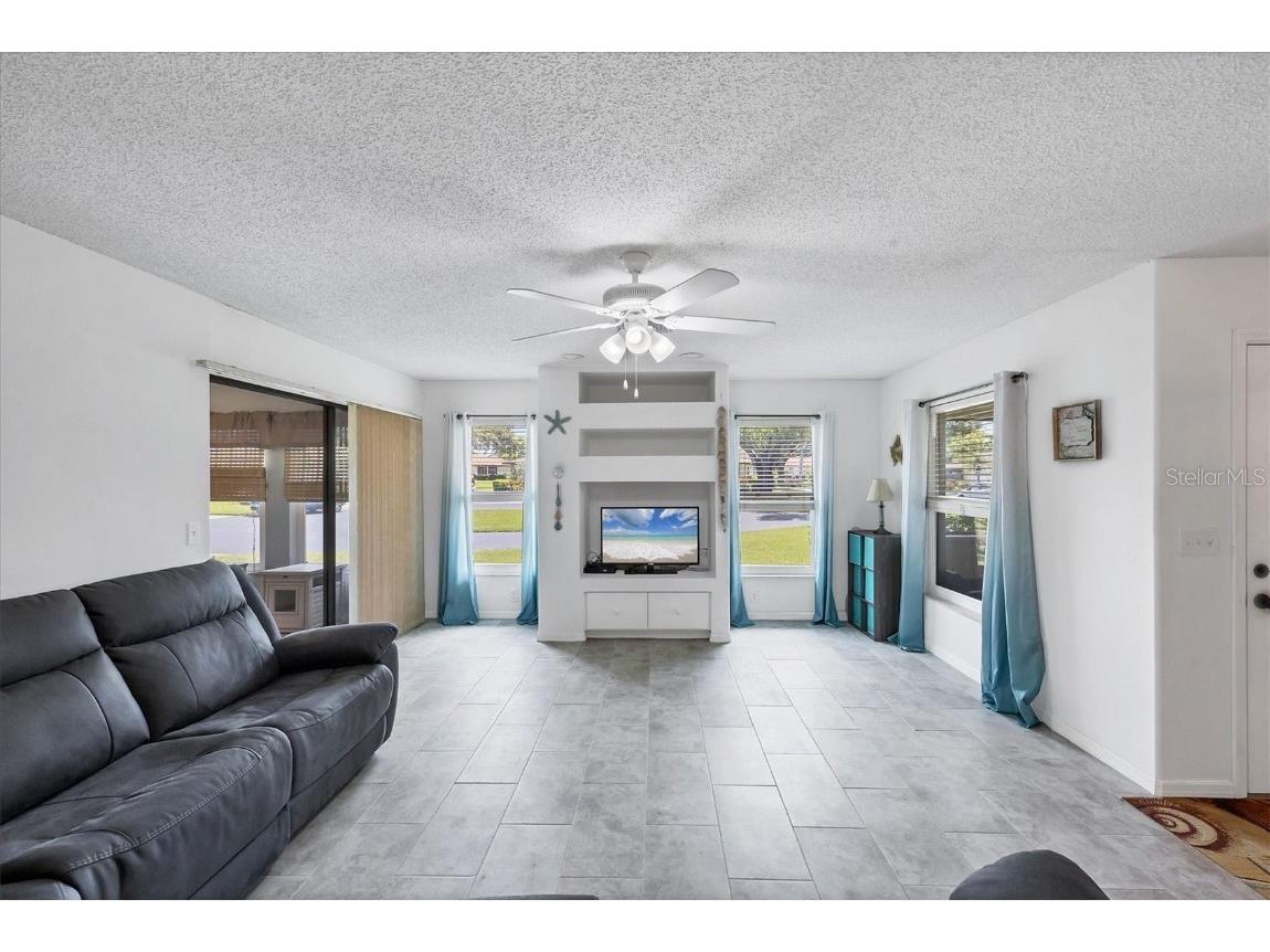 3305 Vivienda Boulevard Bradenton FL 34207 D6142819 image12