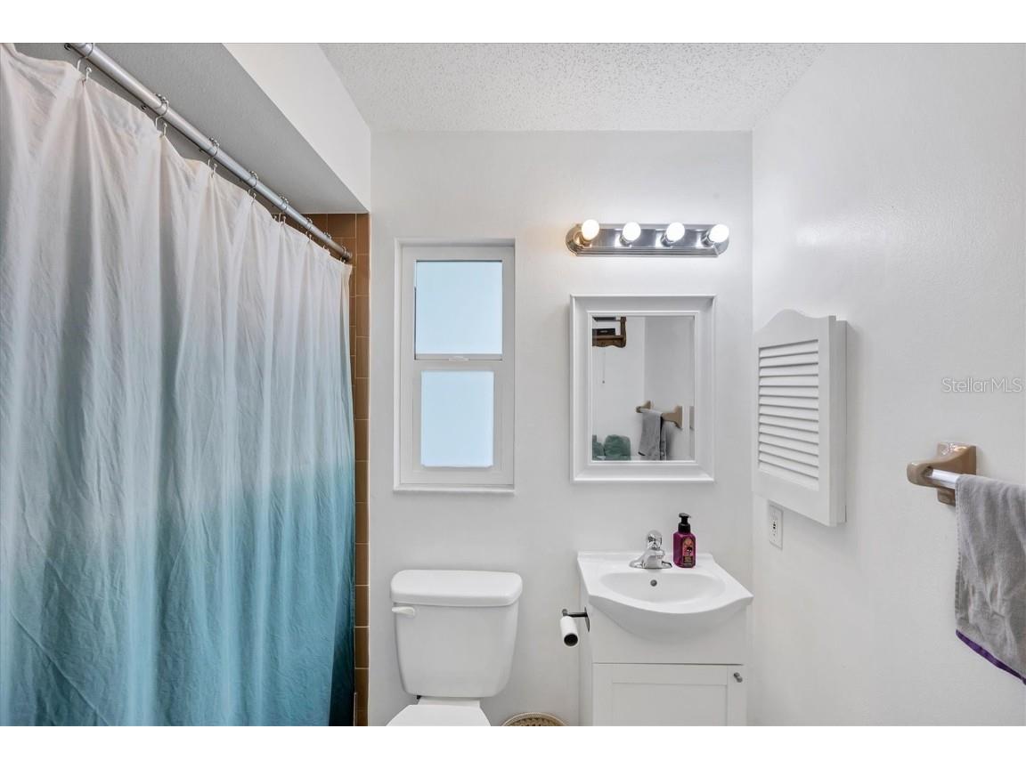 3305 Vivienda Boulevard Bradenton FL 34207 D6142819 image27