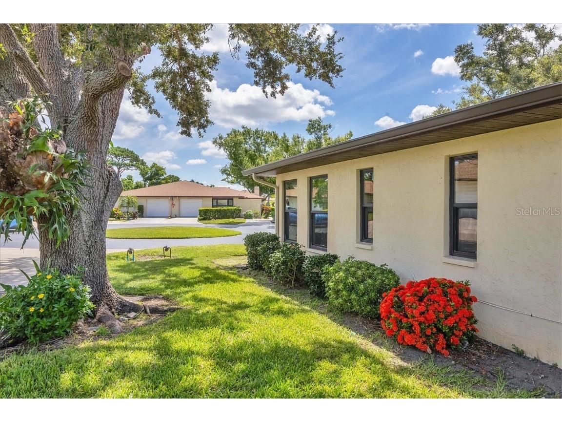 3305 Vivienda Boulevard Bradenton FL 34207 D6142819 image32