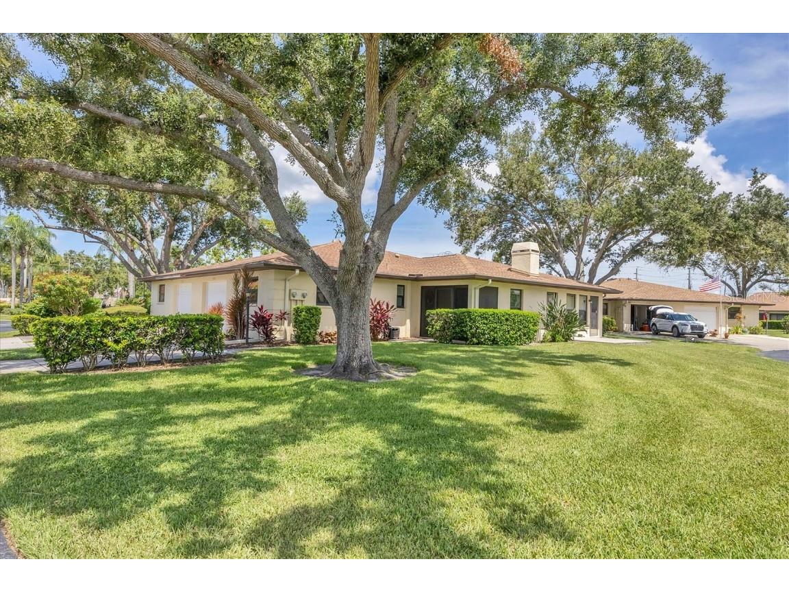 3305 Vivienda Boulevard Bradenton FL 34207 D6142819 image6