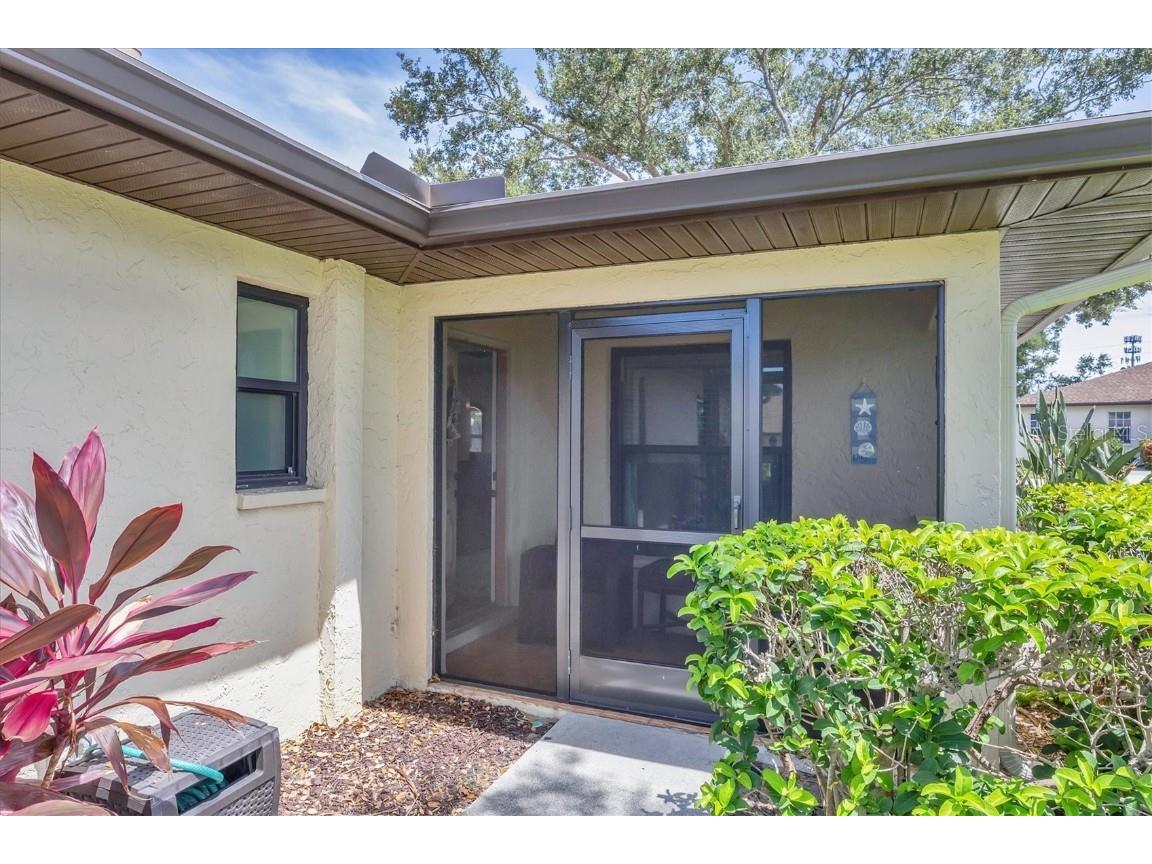 3305 Vivienda Boulevard Bradenton FL 34207 D6142819 image9