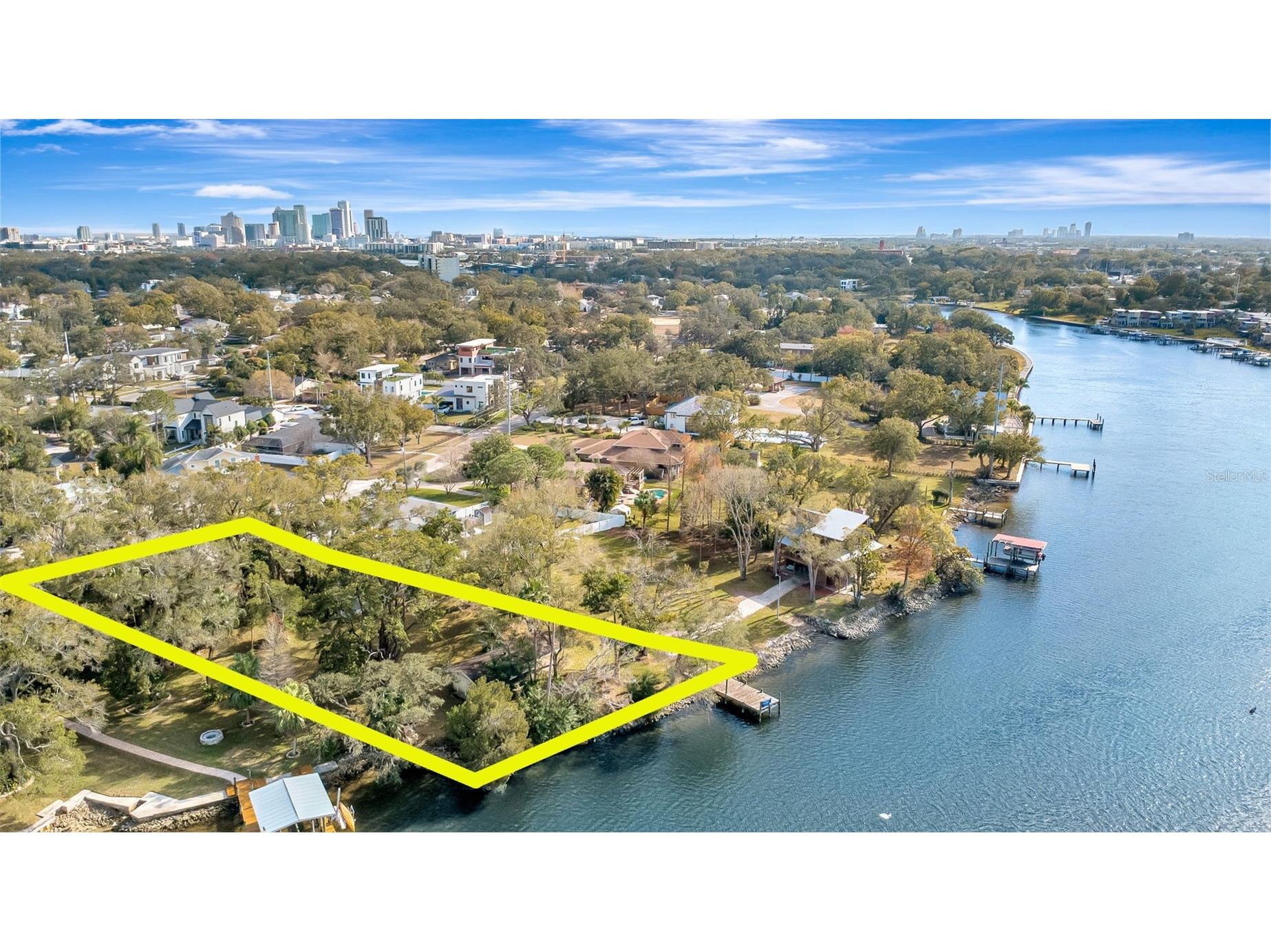 3306 N Perry Avenue Tampa FL 33603 TB8467683 image1