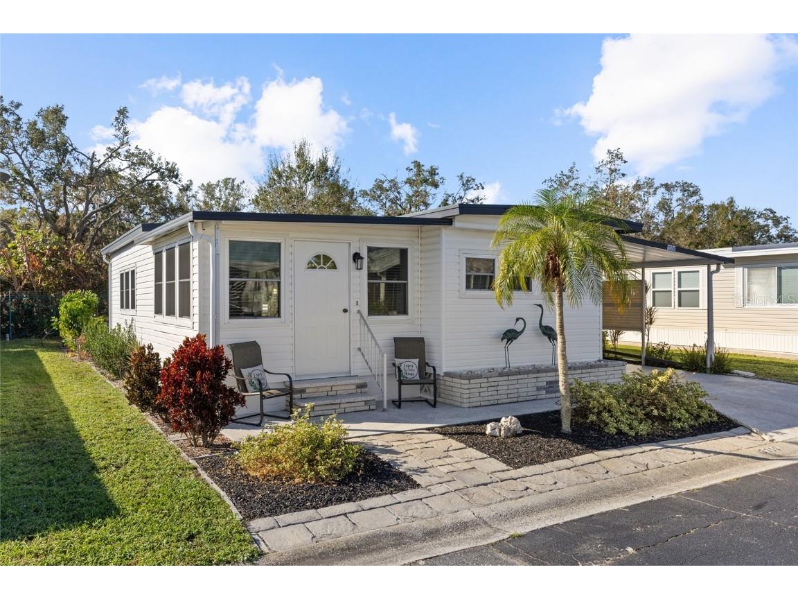 3306 Oakwood Boulevard S Sarasota FL 34237 A4627006 image1