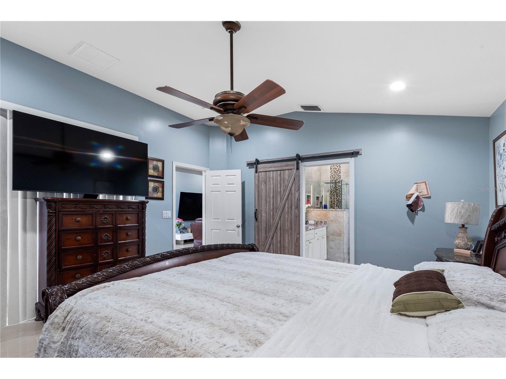 3306 Pin Oak Lane Tampa FL 33618 TB8525559 image27